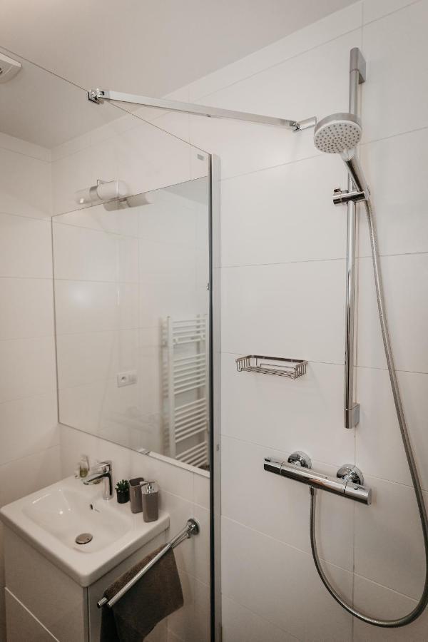 Old Town City Center Apartment 2 - Private Parking Included Koszyce Zewnętrze zdjęcie